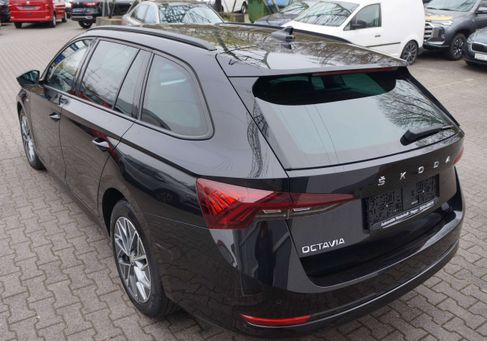 Skoda Octavia, 2023 3