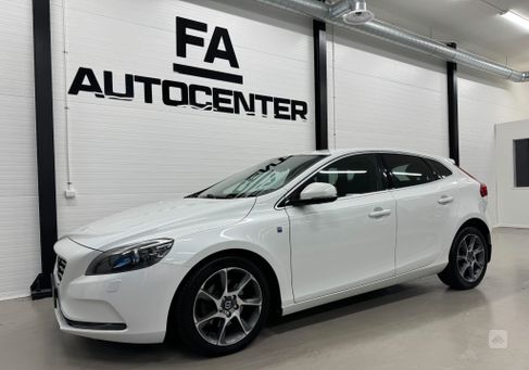 Volvo V40, 2016