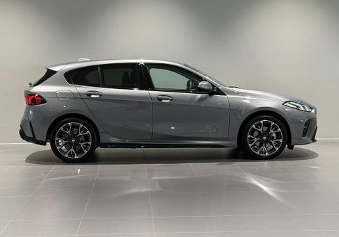 BMW 120, 2026 3