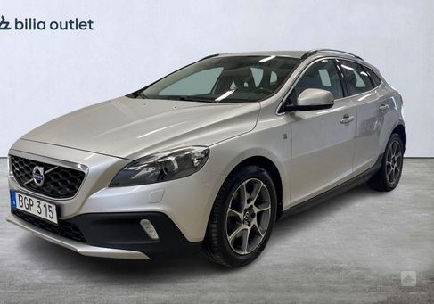 Volvo V40 Cross Country, 2015