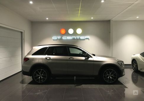 Mercedes-Benz GLC 300, 2022