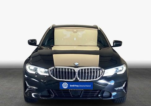 BMW 330, 2020