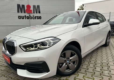 BMW 118, 2022