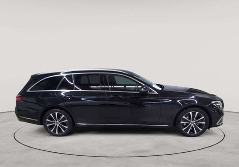 Mercedes-Benz E 300, 2022 3