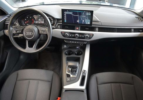 Audi A4, 2021