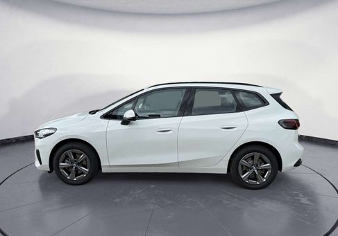 BMW 220, 2025