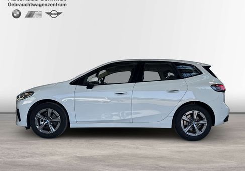 BMW 220, 2025 2