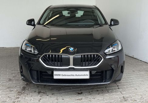 BMW 120, 2025 3