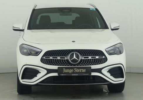 Mercedes-Benz GLA 200, 2024