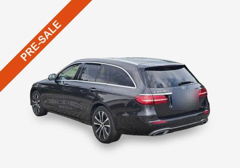 Mercedes-Benz E 300, 2022 3