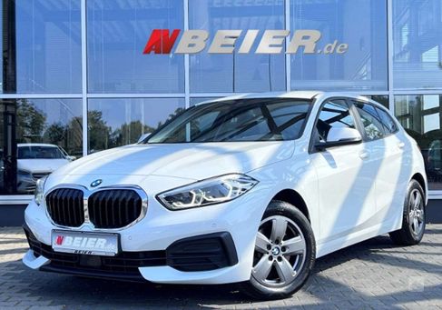 BMW 118, 2022