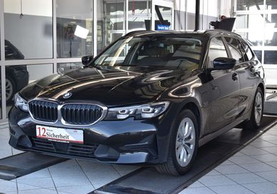 BMW 330, 2021