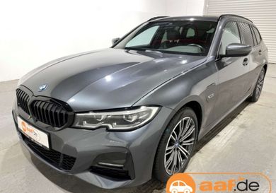 BMW 330, 2022