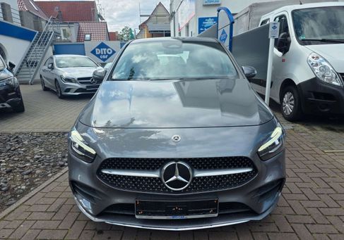 Mercedes-Benz B 180, 2025