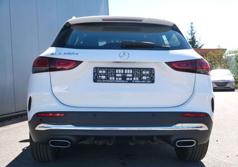 Mercedes-Benz GLA 250, 2021