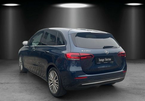 Mercedes-Benz B 220, 2022