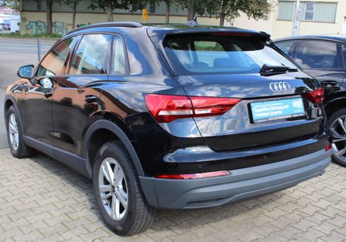 Audi Q3, 2023 2