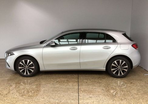 Mercedes-Benz A 250, 2021