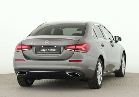Mercedes-Benz A 250, 2022