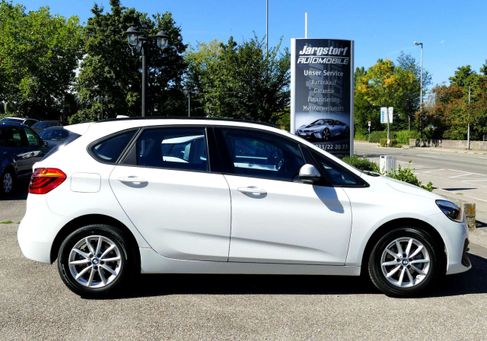 BMW 218, 2020