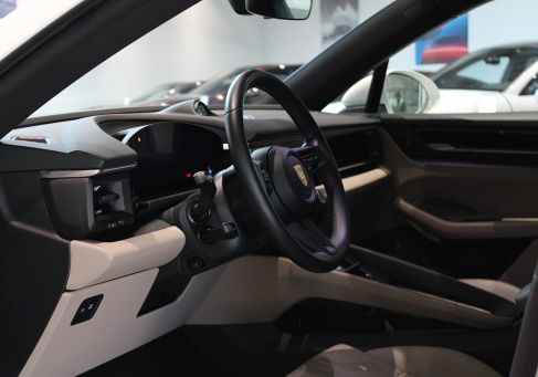 Porsche Macan, 2024