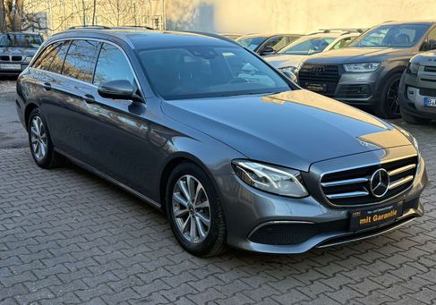 Mercedes-Benz E 200, 2020