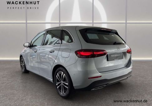 Mercedes-Benz B 180, 2024