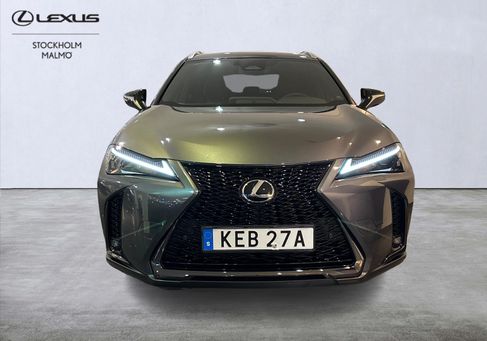 Lexus UX, 2025