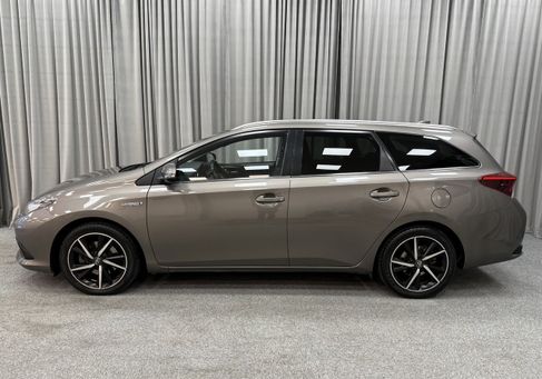 Toyota Auris Touring Sports, 2017