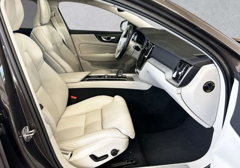 Volvo V60, 2022