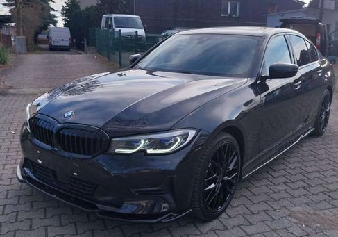 BMW 330, 2021