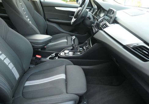 BMW 216, 2022