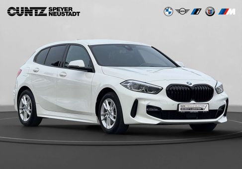 BMW 118, 2022