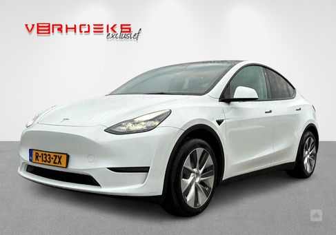 Tesla Model Y, 2022