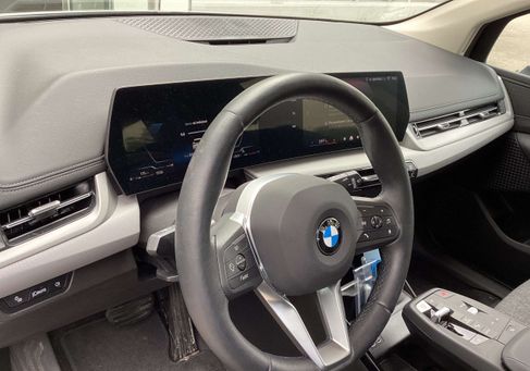 BMW 220, 2025 2