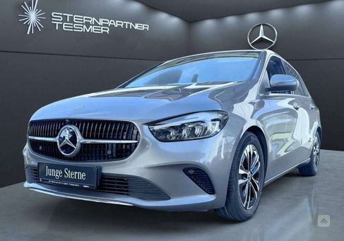 Mercedes-Benz B 180, 2023