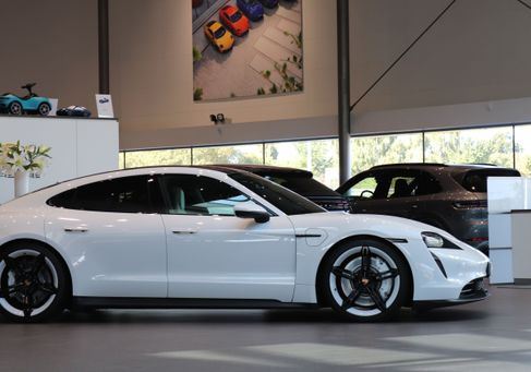 Porsche Taycan, 2021
