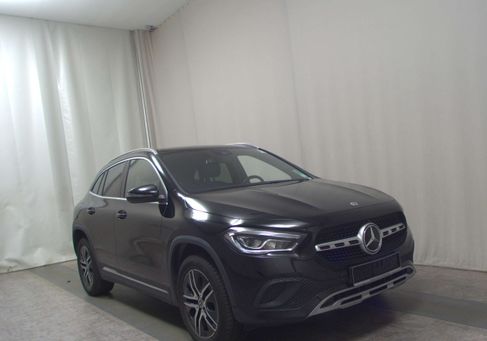 Mercedes-Benz GLA 250, 2022