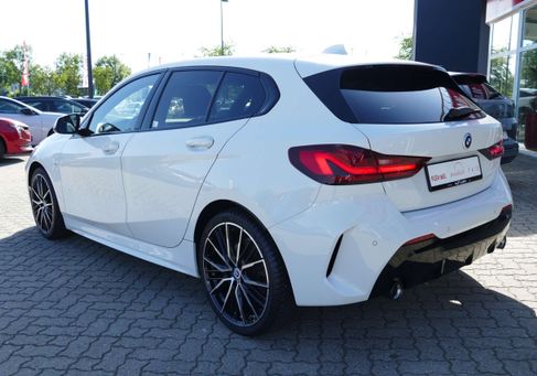 BMW 120, 2021