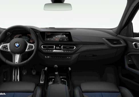 BMW 120, 2022