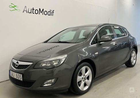 Opel Astra, 2011