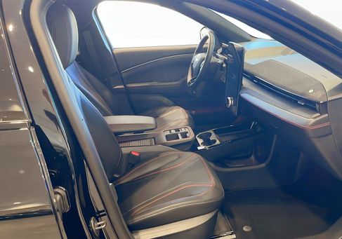 Ford Mustang Mach-E, 2025