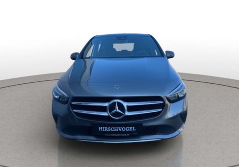 Mercedes-Benz B 180, 2020
