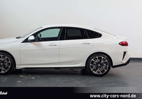 BMW 220, 2025 2