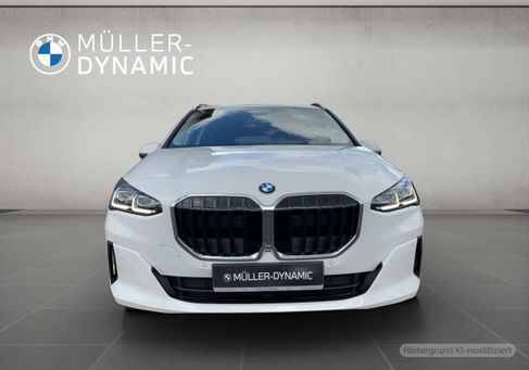 BMW 216, 2025
