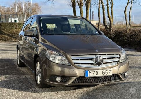 Mercedes-Benz B 180, 2013