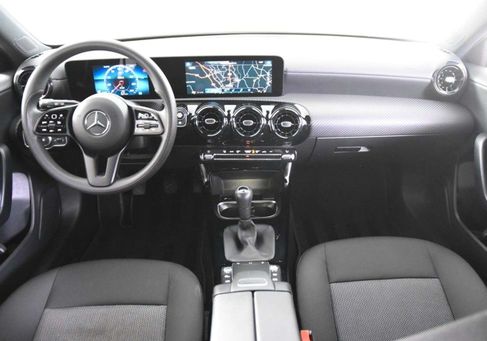 Mercedes-Benz A 160, 2022