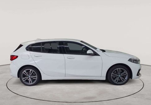 BMW 120, 2021 3