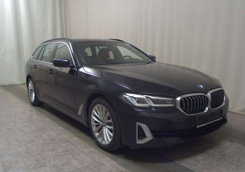 BMW 520, 2022 3