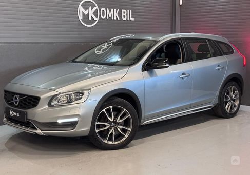 Volvo V60 Cross Country, 2016